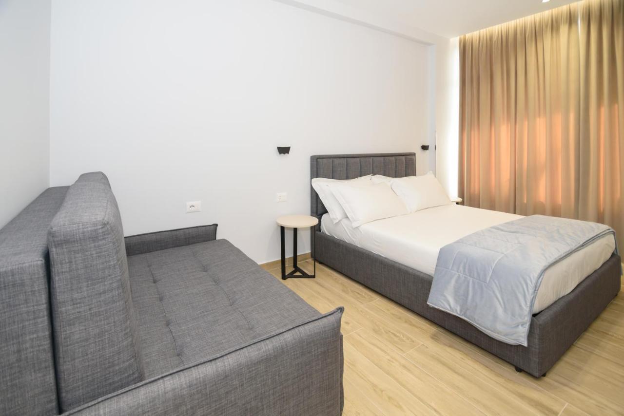 Palm Side Hotel Vlore Exterior photo