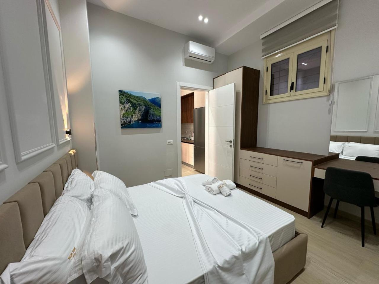 Palm Side Hotel Vlore Exterior photo