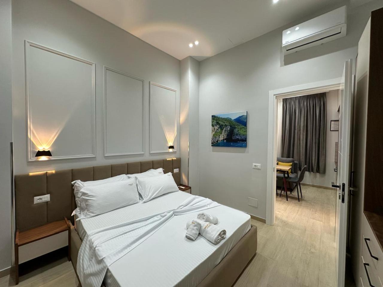 Palm Side Hotel Vlore Exterior photo